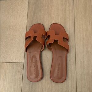 Women’s sandals size 10